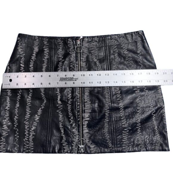 Free People Rock The Croc Lamb Leather Whimsigoth Y2K Mini Skirt (Size 10) - Picture 14 of 15